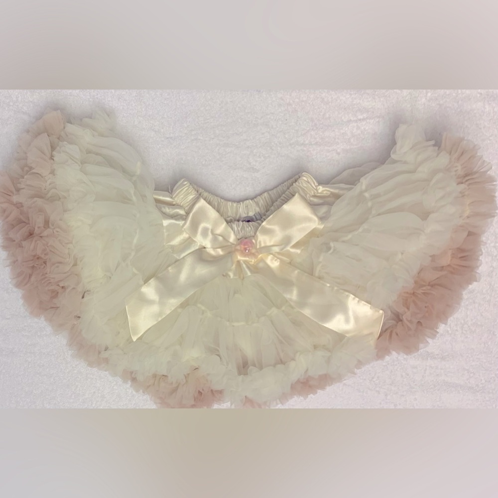 PLH Bows & Laces Girl Fluffy Cream & Blush Pink Undertone Tutu With Bow Size: 2